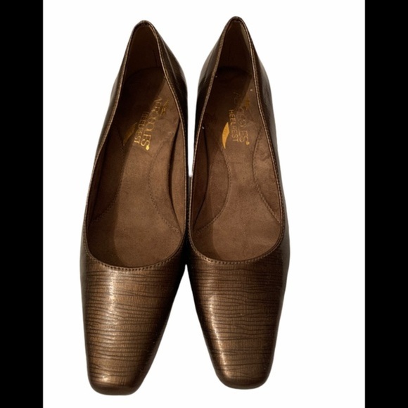 Aerosoles Heel Rest Shoes NWOT Size 6M - Picture 2 of 8